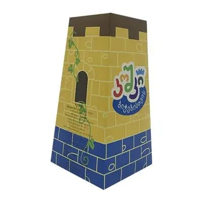 კოშკი სათამაშო ბიჭის